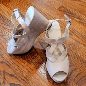 Pinkish cream bp sky-wedge heels